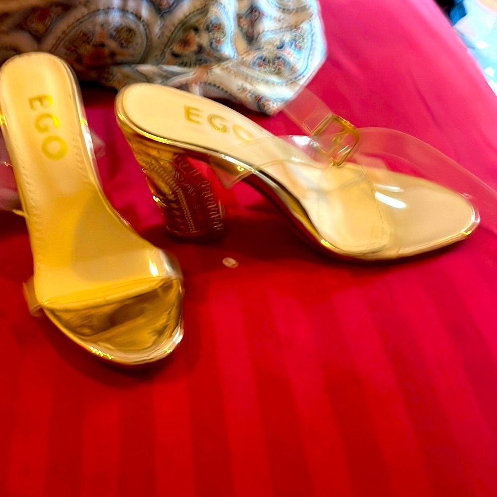 Platform heeled sandal type shoe